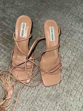 Steve Madden Bryden Women’s Strappy Square-Toe Sandals in Tan